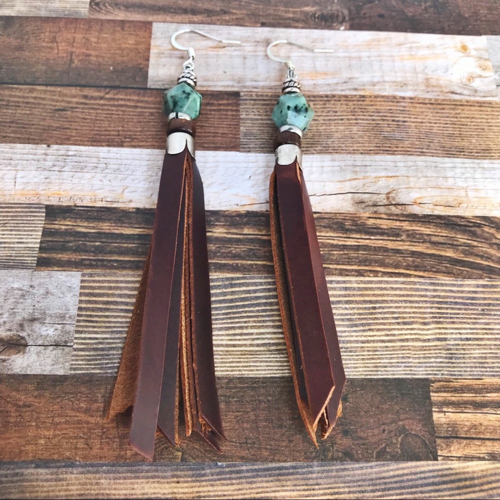 🔸LAST PAIR! Hand Crafted Leather Tassel Earrings - Picture 3 of 3